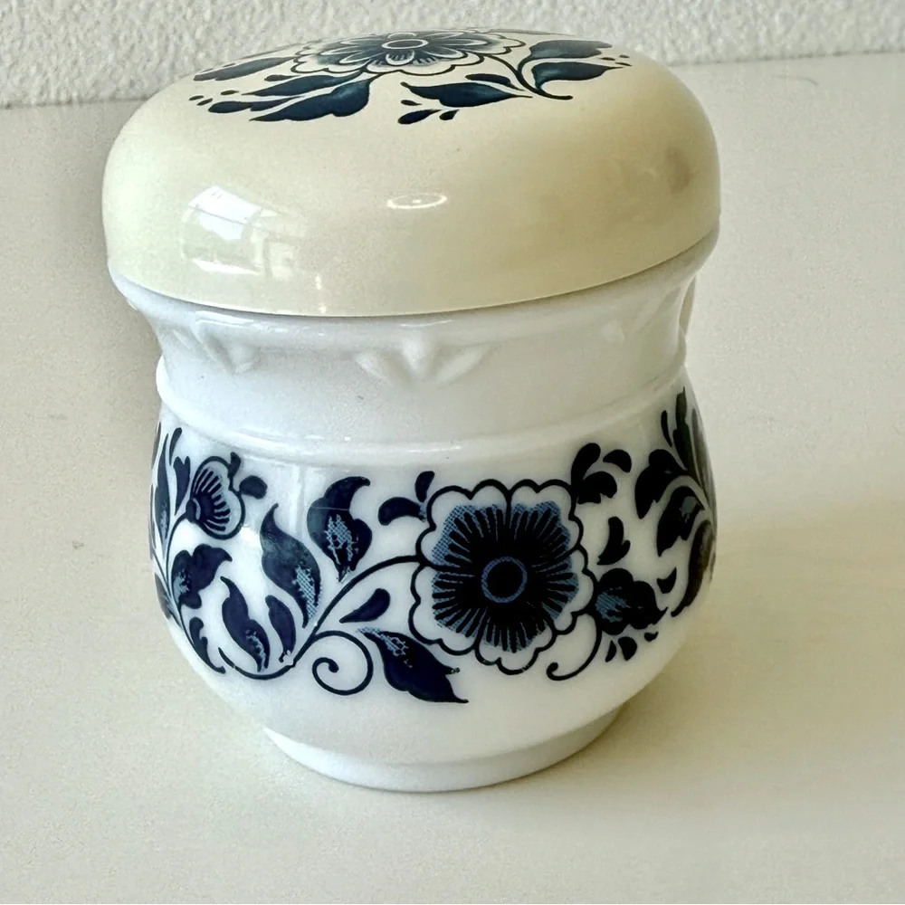 Vintage Avon Delft Blue Milk Glass Jar with Lid - Floral Cottagecore EUC